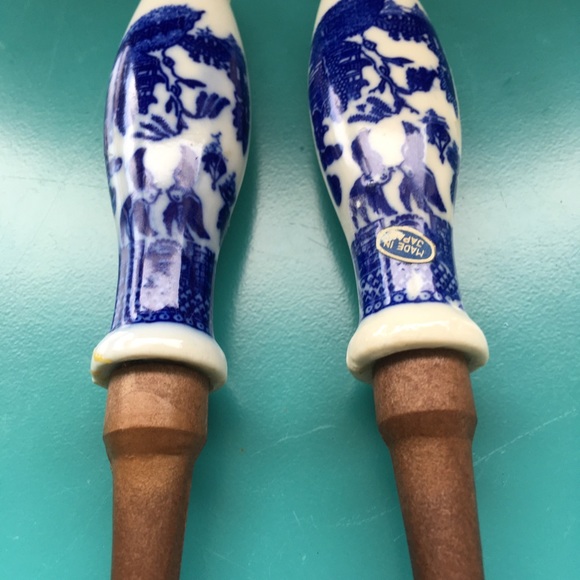 🌻Vintage Delft Blue Ceramic Wooden Utsensil Set - Picture 5 of 6